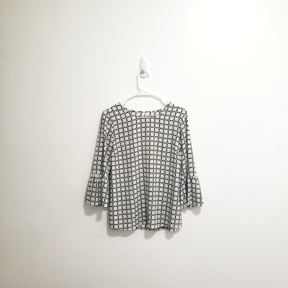 Elle White and Black Blouse With 3/4 Sleeves